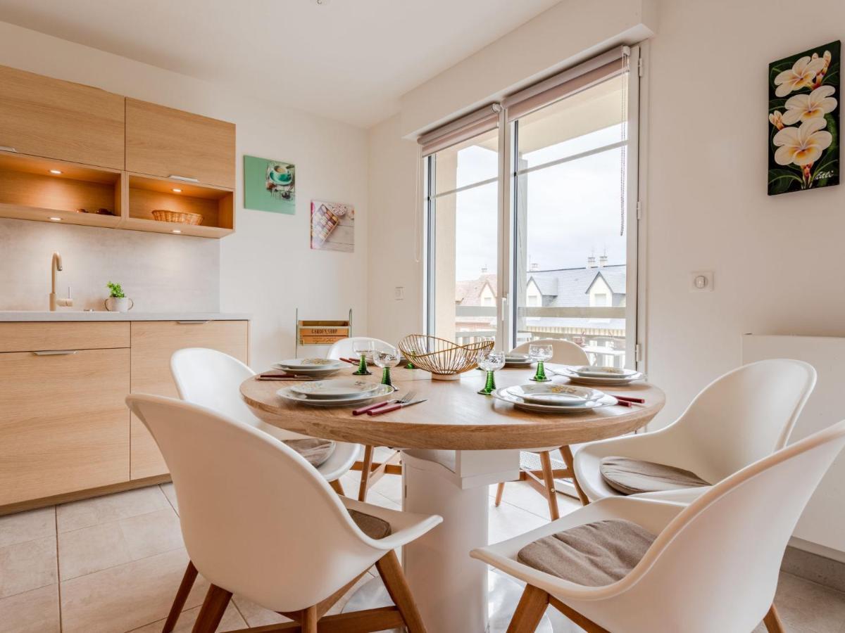 Apartment Les Arts-1 By Interhome Довиль Экстерьер фото